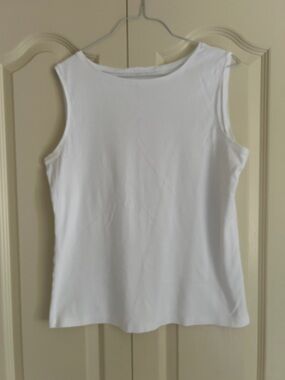 Source Unknown White Sleeveless Tank Top